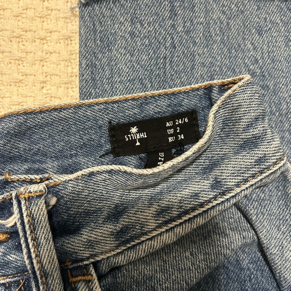 Like New THRILLS Denim High Waisted Paige Jeans - Size 2 - Picture 3 of 4